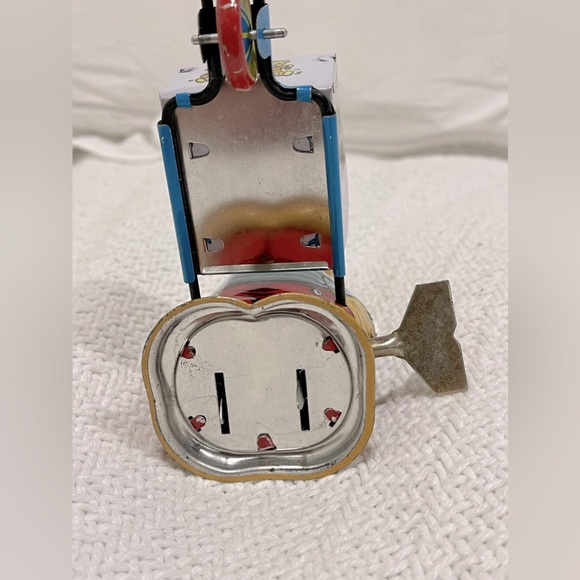 1980s vintage tin Litho wind up toy bunny with cart, collectibles works! - Picture 4 of 5